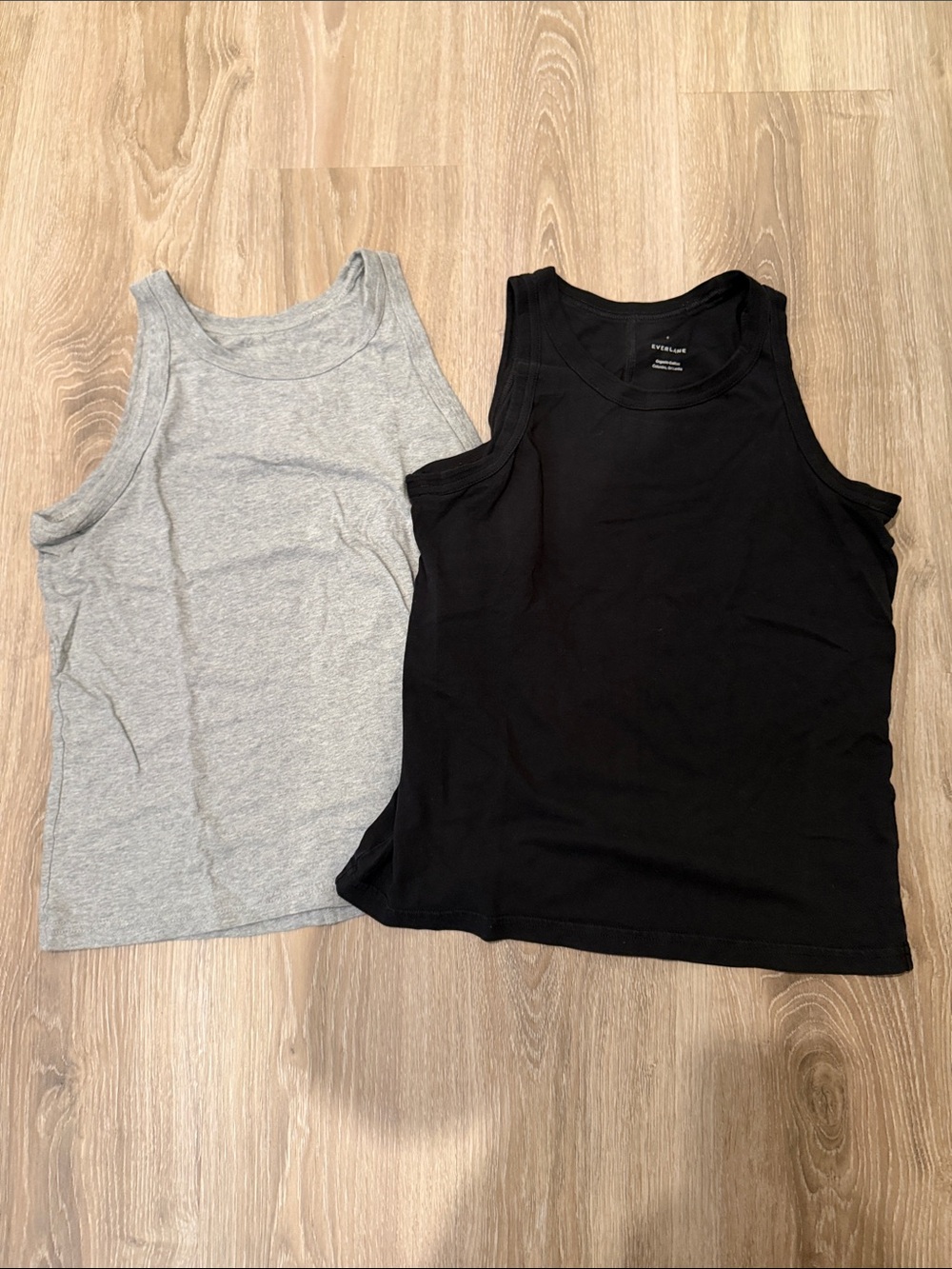 Set of 2 Everlane Tanks